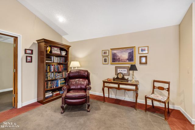 32 Pointe Park Place, Grosse Pointe Park, MI 48230