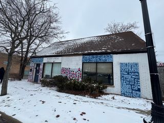 1717 Howard Street, Evanston, IL 60202