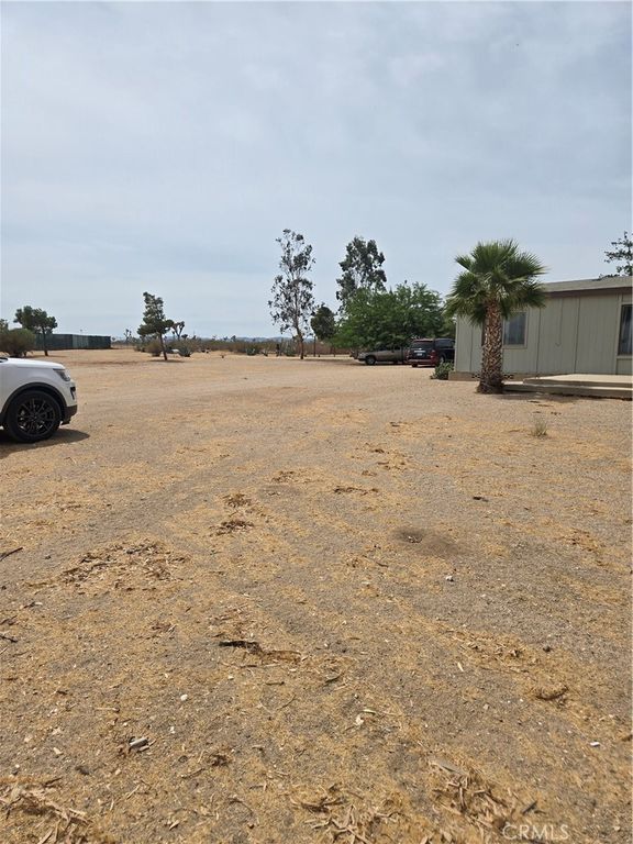 Image 6 of property listing at 11131 Sycamore Street, Victorville, CA 92372