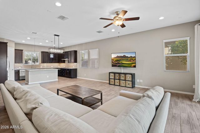 4527 E SKOUSEN Street, Gilbert, AZ 85295