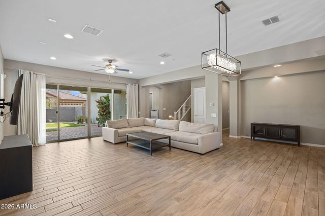 4527 E SKOUSEN Street, Gilbert, AZ 85295