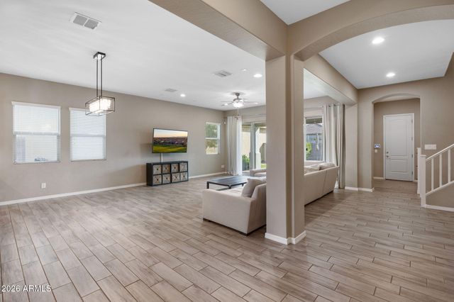 4527 E SKOUSEN Street, Gilbert, AZ 85295