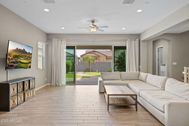 4527 E SKOUSEN Street, Gilbert, AZ 85295