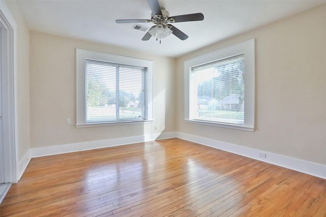 607 Lakeview Drive, Sugar Land, TX 77498