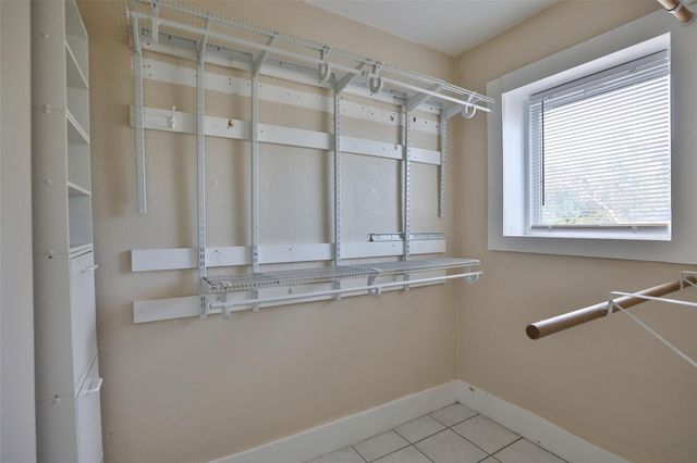 607 Lakeview Drive, Sugar Land, TX 77498