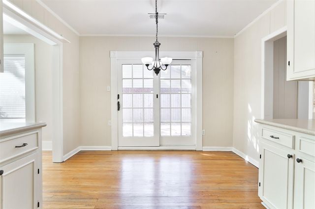 607 Lakeview Drive, Sugar Land, TX 77498