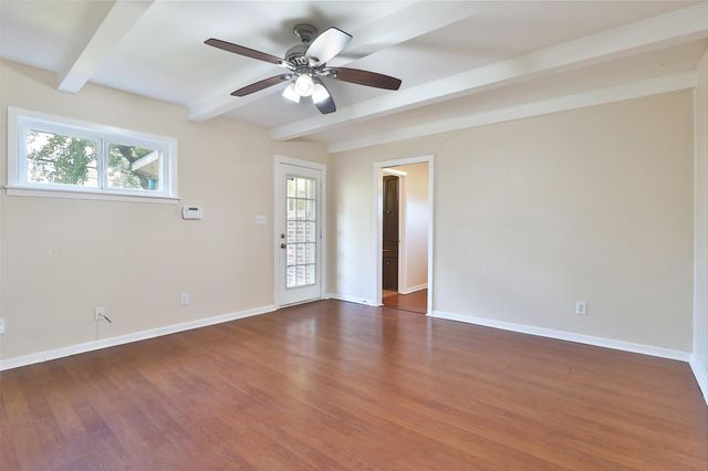 607 Lakeview Drive, Sugar Land, TX 77498