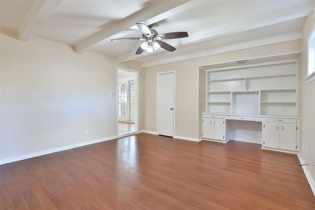 607 Lakeview Drive, Sugar Land, TX 77498