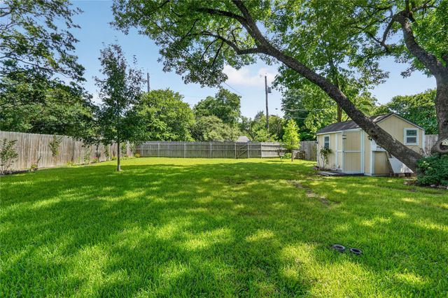 712 Edgefield Drive, Garland, TX 75040