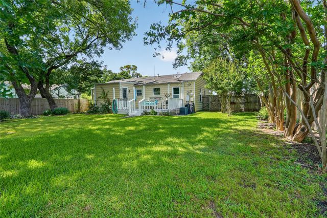 712 Edgefield Drive, Garland, TX 75040