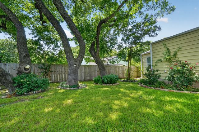 712 Edgefield Drive, Garland, TX 75040