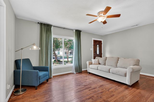 712 Edgefield Drive, Garland, TX 75040