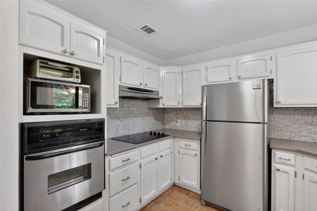 712 Edgefield Drive, Garland, TX 75040