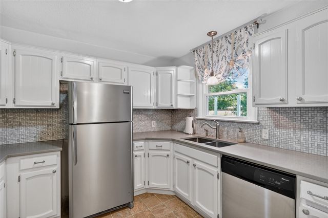 712 Edgefield Drive, Garland, TX 75040