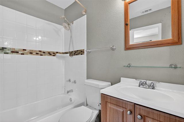 712 Edgefield Drive, Garland, TX 75040