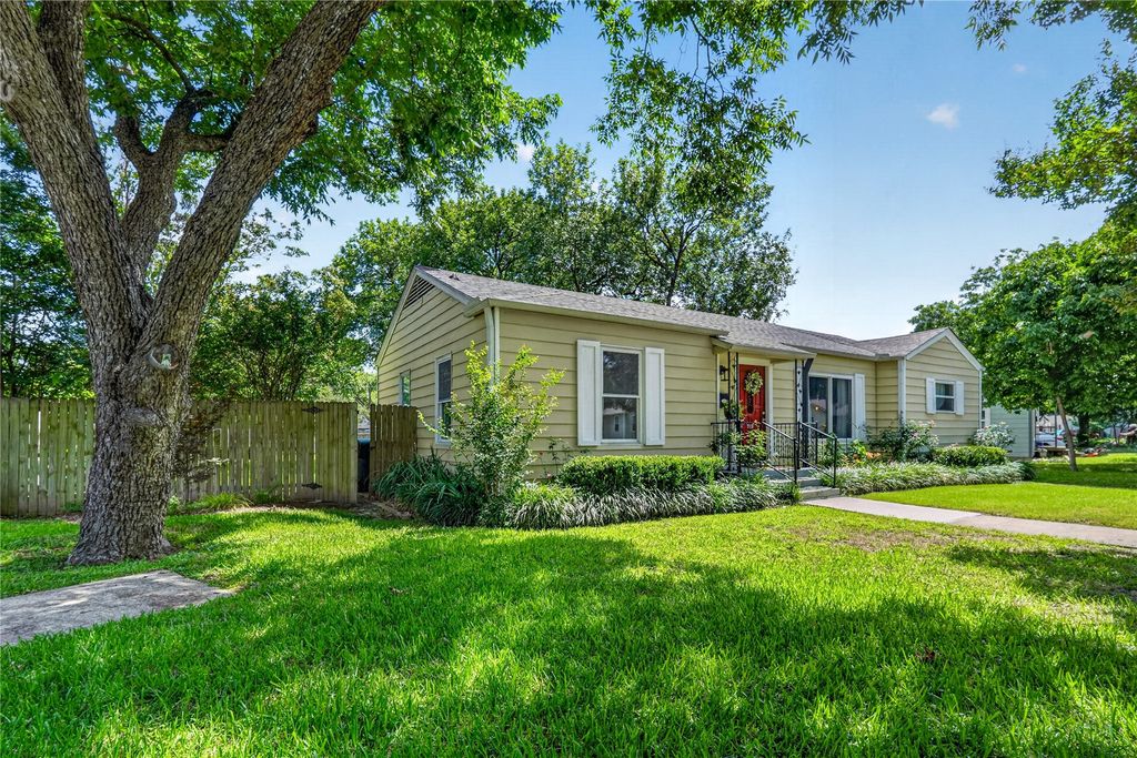 712 Edgefield Drive, Garland, TX 75040
