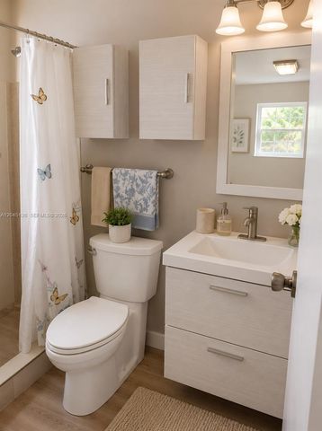 6145 Hayes Street, Hollywood, FL 33024