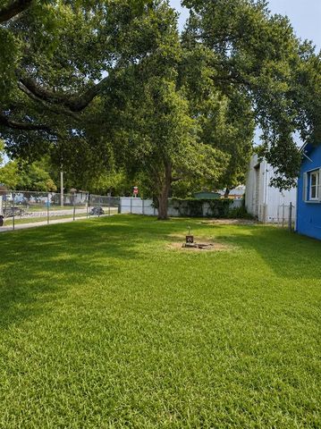 6145 Hayes Street, Hollywood, FL 33024
