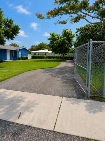 6145 Hayes Street, Hollywood, FL 33024