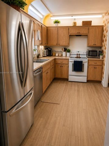 6145 Hayes Street, Hollywood, FL 33024