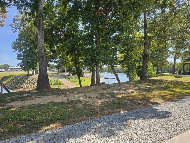 942 Lexi Ln, Clifton, TN 38425