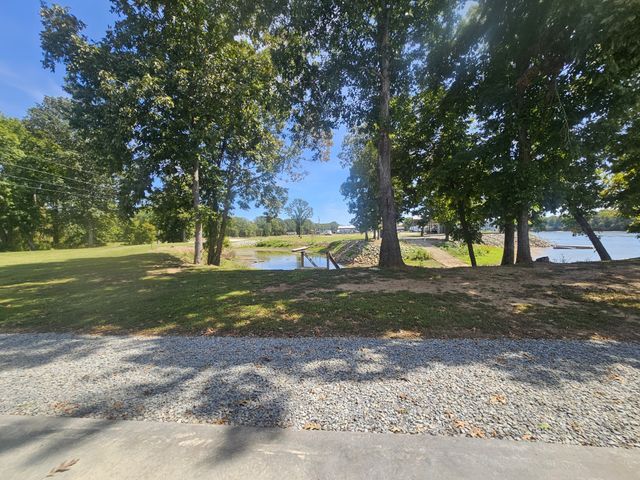 942 Lexi Ln, Clifton, TN 38425