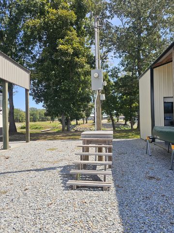 942 Lexi Ln, Clifton, TN 38425