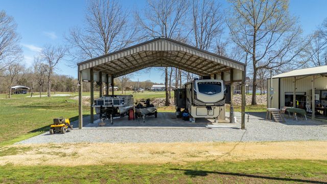 942 Lexi Ln, Clifton, TN 38425