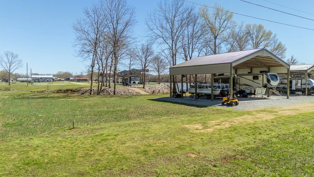 942 Lexi Ln, Clifton, TN 38425