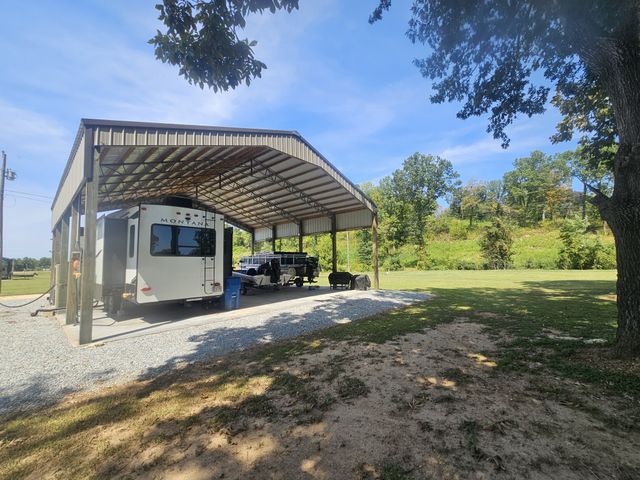 942 Lexi Ln, Clifton, TN 38425