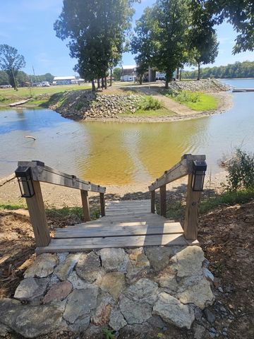 942 Lexi Ln, Clifton, TN 38425