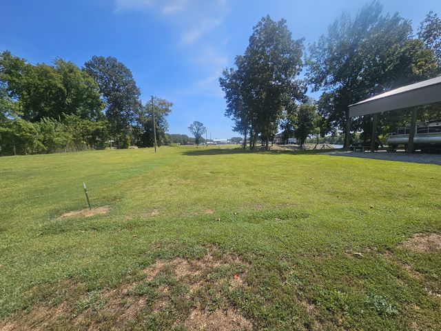 942 Lexi Ln, Clifton, TN 38425