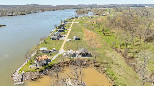 942 Lexi Ln, Clifton, TN 38425