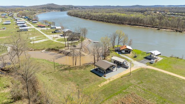 942 Lexi Ln, Clifton, TN 38425