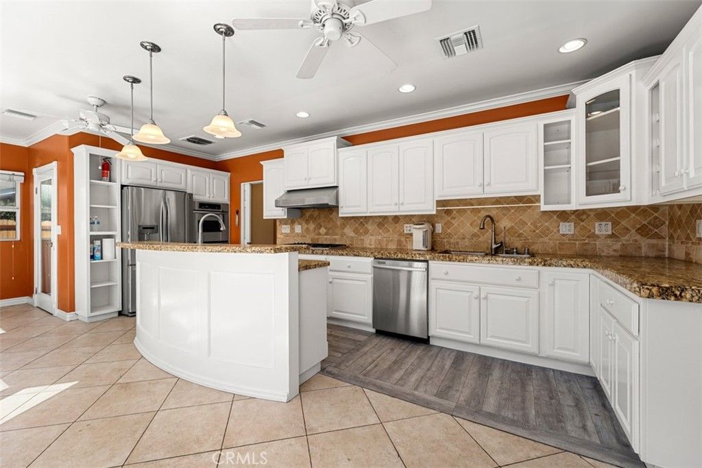 Image 10 of property listing at 17922 Romelle, Santa Ana, CA 92705