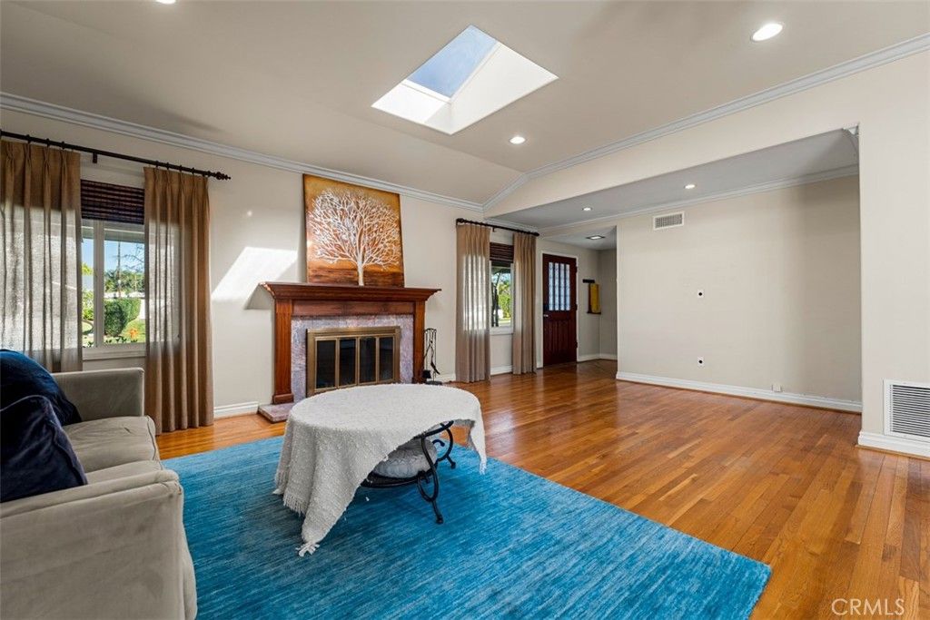 Image 15 of property listing at 17922 Romelle, Santa Ana, CA 92705