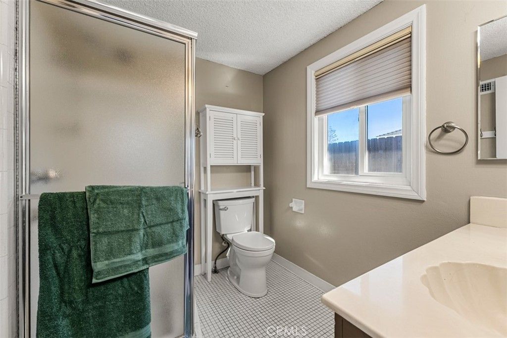 Image 33 of property listing at 17922 Romelle, Santa Ana, CA 92705