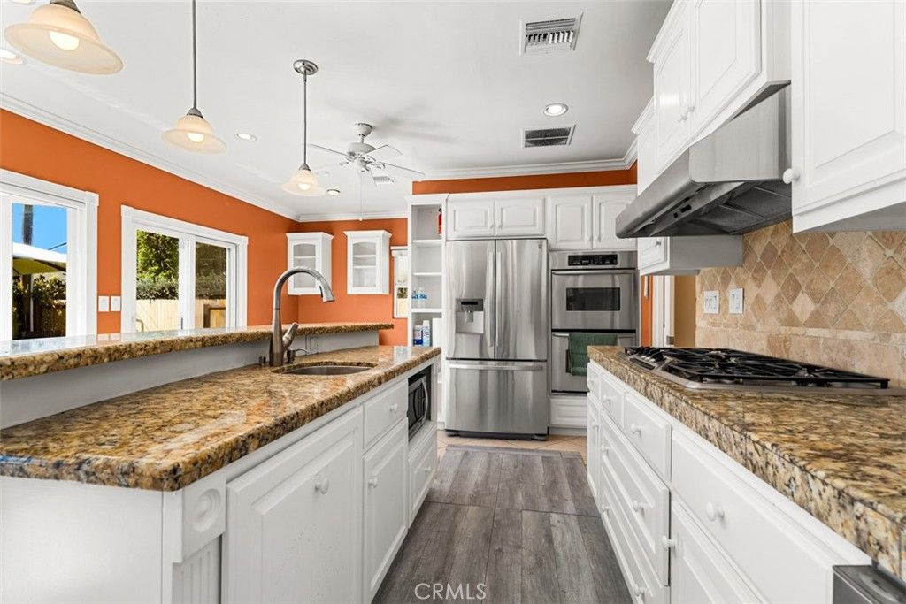 Image 8 of property listing at 17922 Romelle, Santa Ana, CA 92705