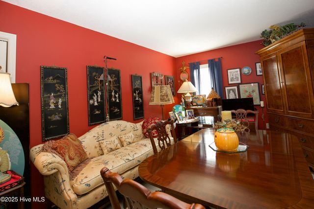 642 Redwood Drive, Southern Pines, NC 28387