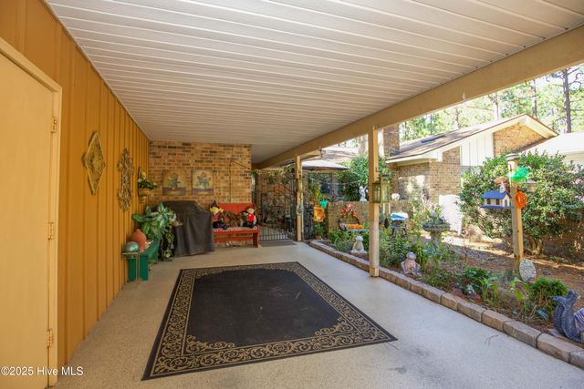 642 Redwood Drive, Southern Pines, NC 28387