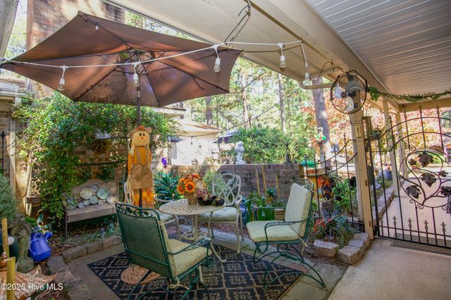 642 Redwood Drive, Southern Pines, NC 28387