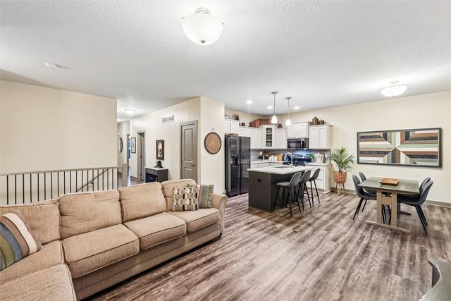 4105 High Street, West Des Moines, IA 50265