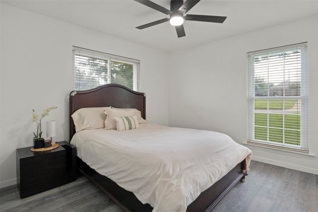 152 Stardust Lane, Desoto, TX 75115