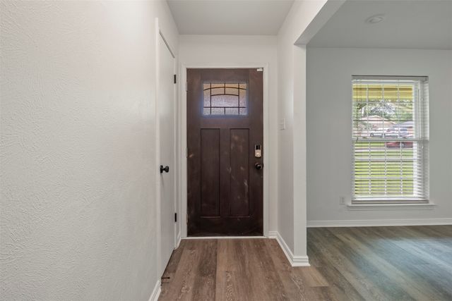 152 Stardust Lane, Desoto, TX 75115