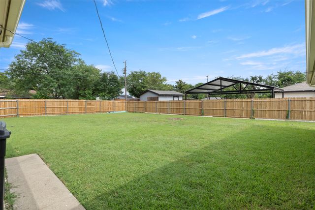 152 Stardust Lane, Desoto, TX 75115