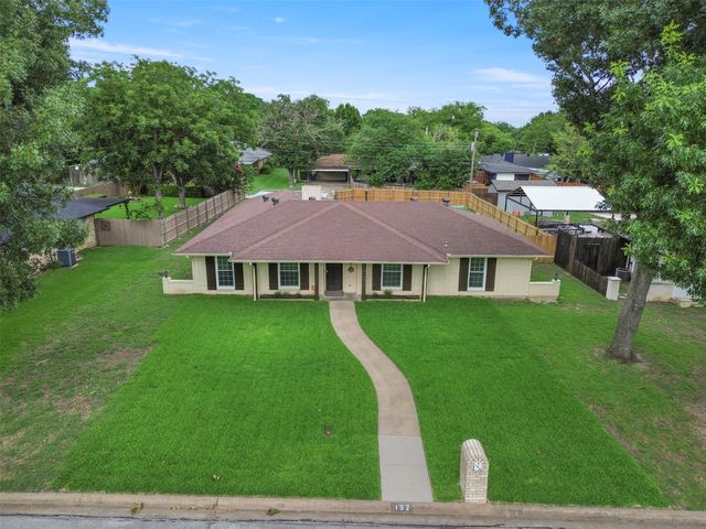 152 Stardust Lane, Desoto, TX 75115