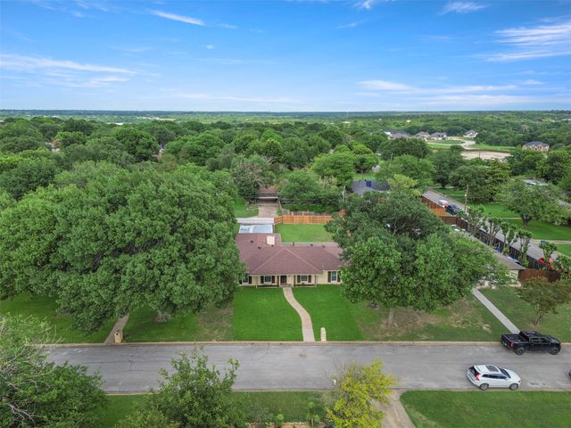 152 Stardust Lane, Desoto, TX 75115