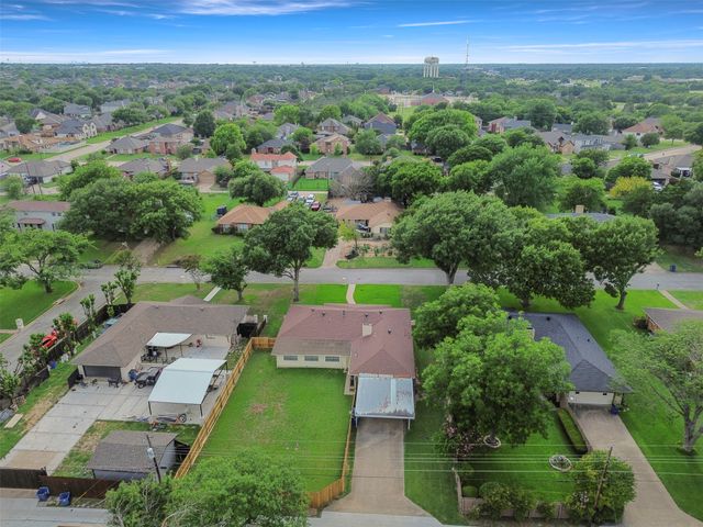 152 Stardust Lane, Desoto, TX 75115