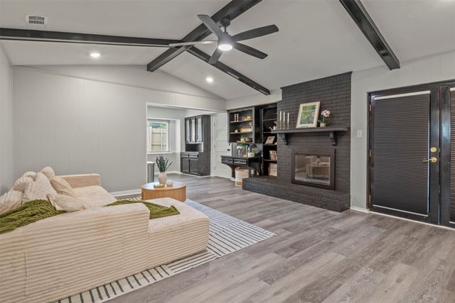 152 Stardust Lane, Desoto, TX 75115