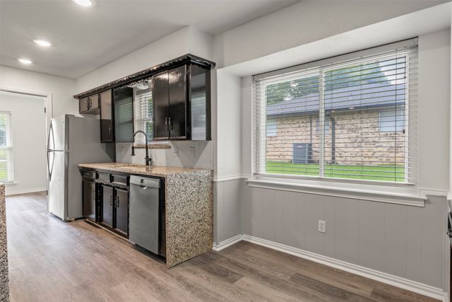 152 Stardust Lane, Desoto, TX 75115